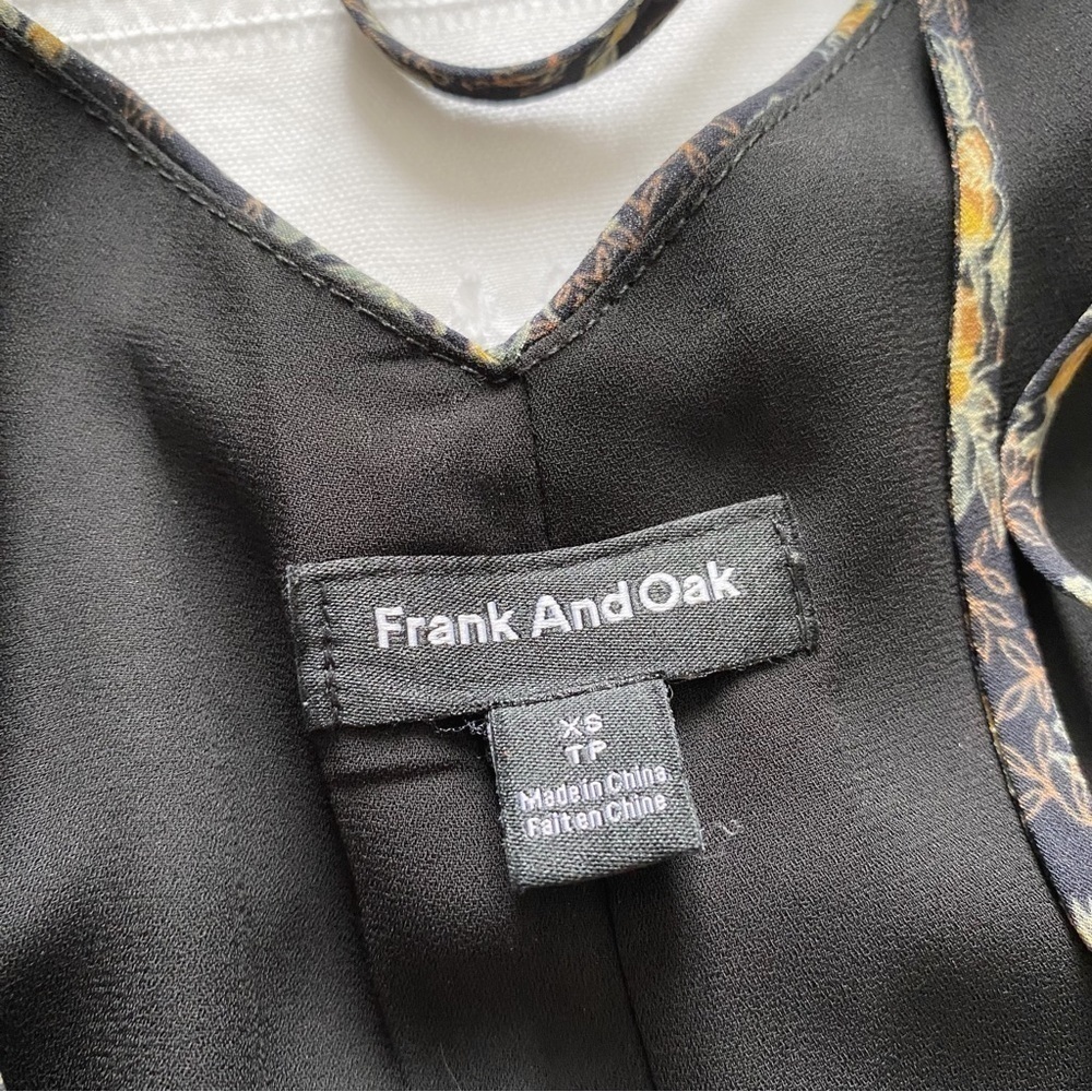 FRANK AND OAK BLACK FLORAL BELTED WIDE CROPPED LEG SLEEVELESS JUMPSUIT - XS - Picture 6 of 10